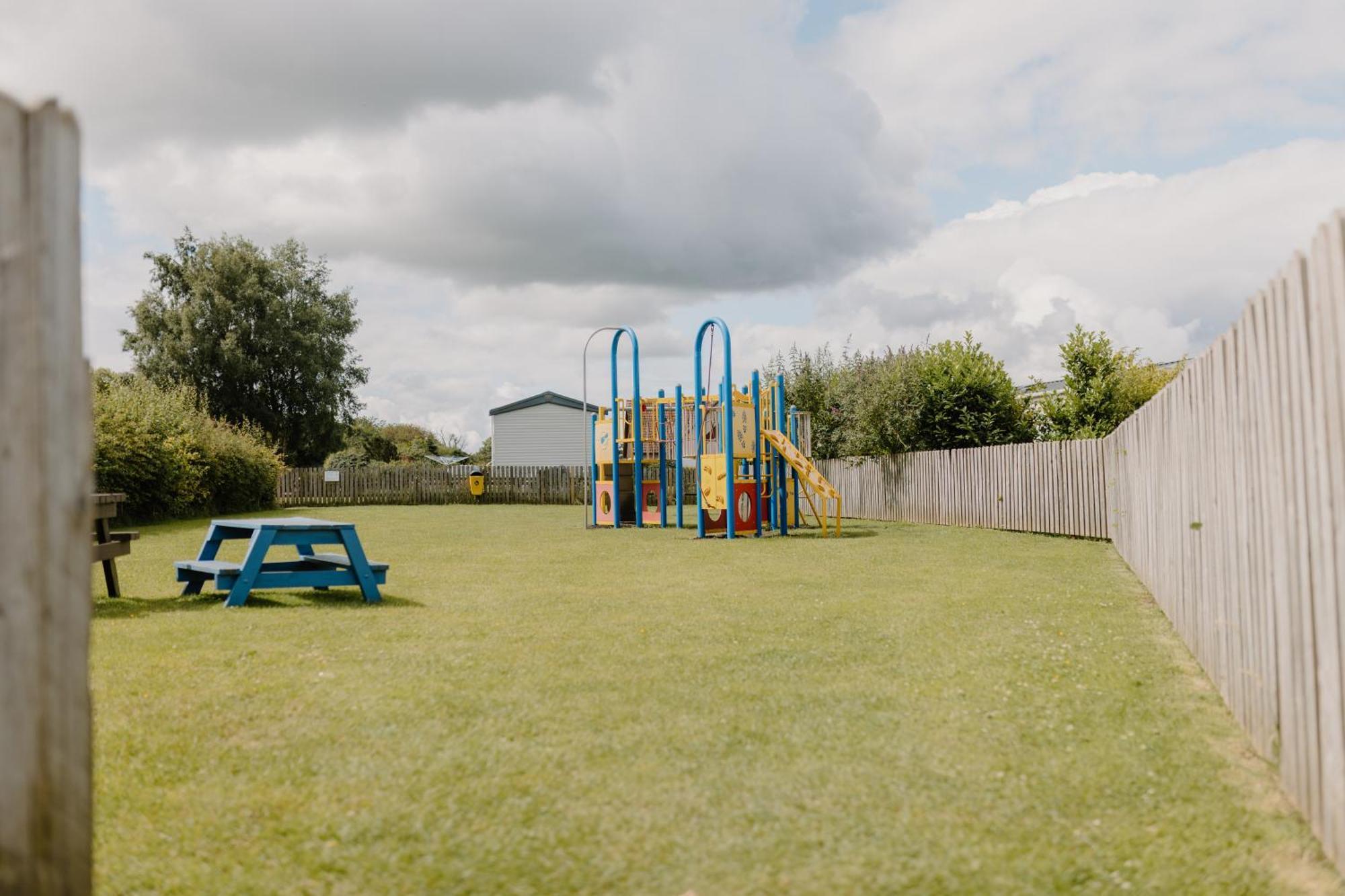 Linwater Caravan Park - Luxury Lodges And Static Caravans Near Edinburgh Newbridge  Exterior photo