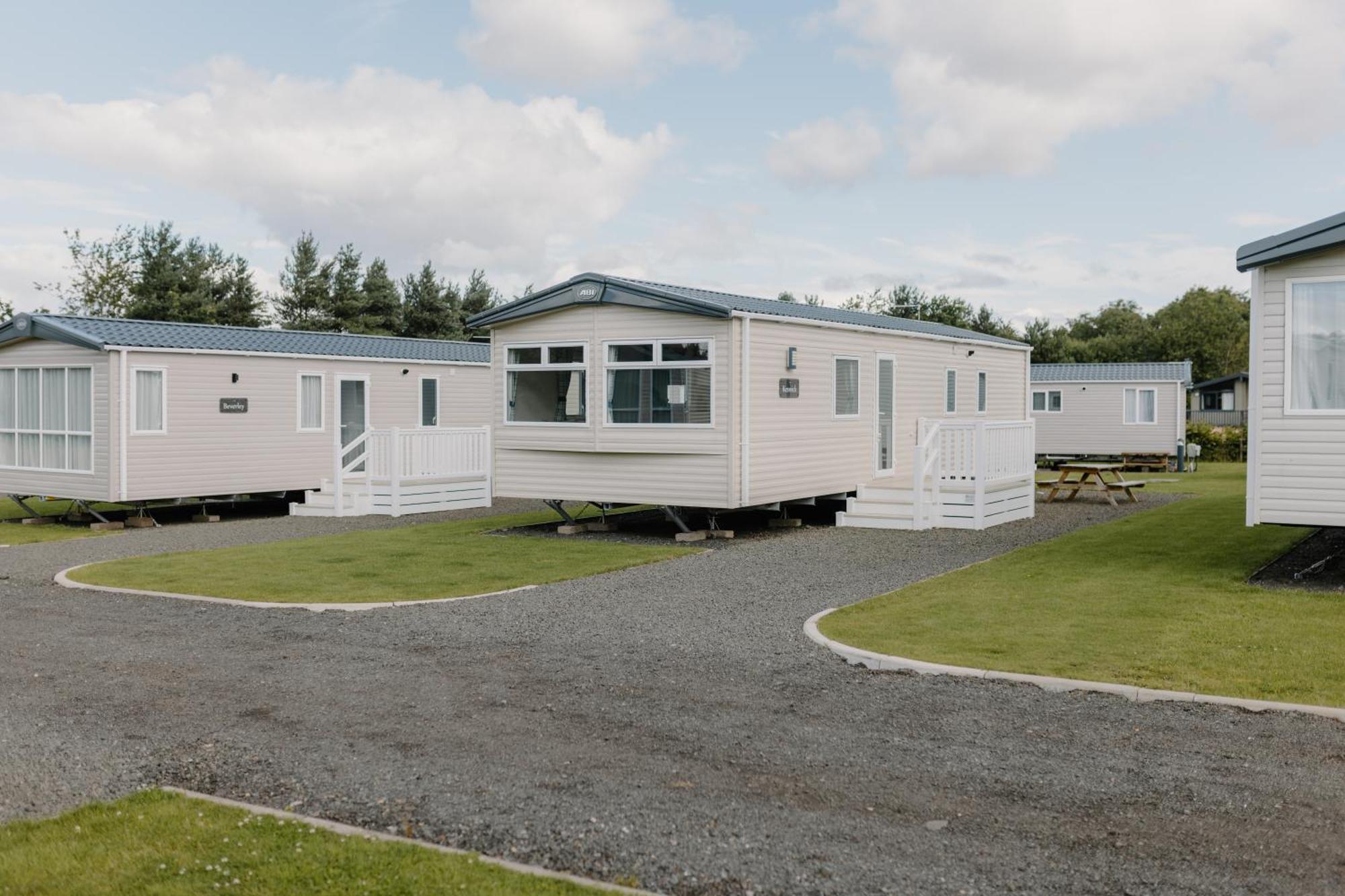 Linwater Caravan Park - Luxury Lodges And Static Caravans Near Edinburgh Newbridge  Exterior photo