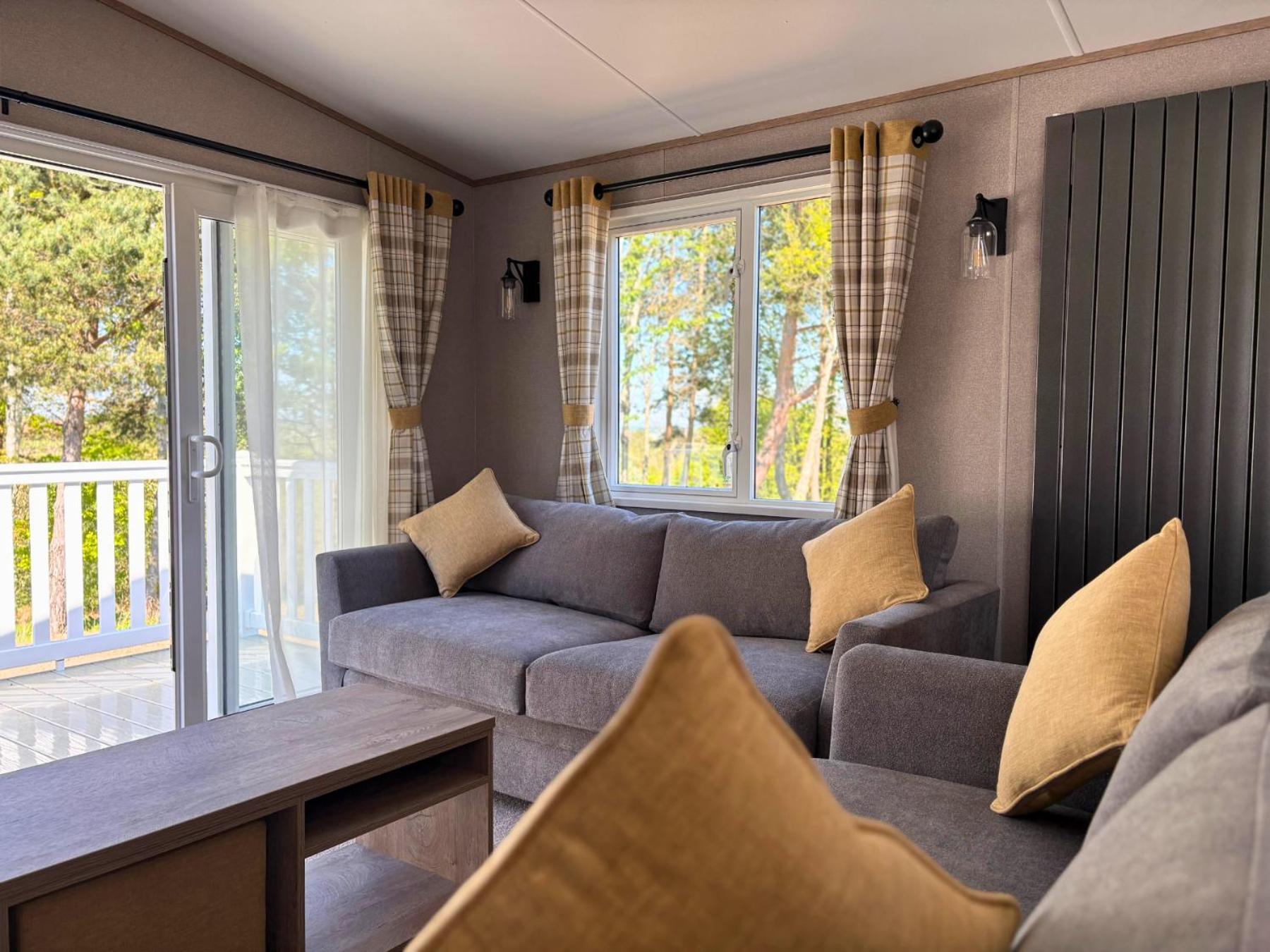 Linwater Caravan Park - Luxury Lodges And Static Caravans Near Edinburgh Newbridge  Exterior photo