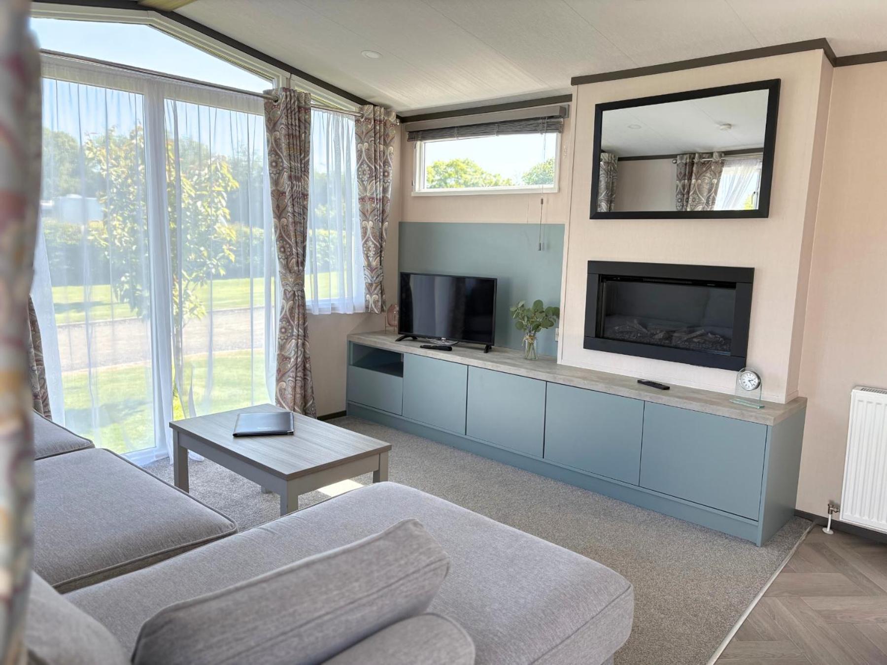 Linwater Caravan Park - Luxury Lodges And Static Caravans Near Edinburgh Newbridge  Exterior photo